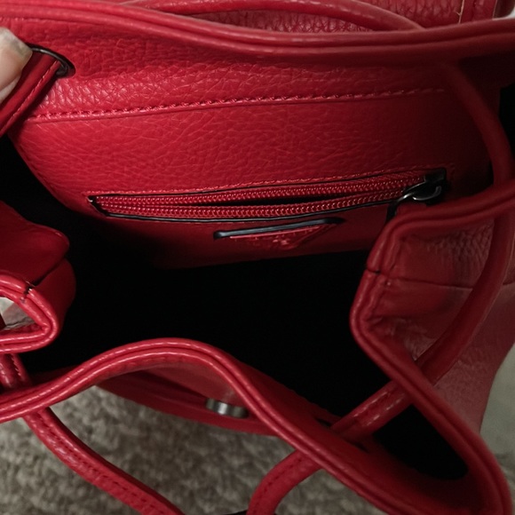Guess red backpack - Picture 6 of 9